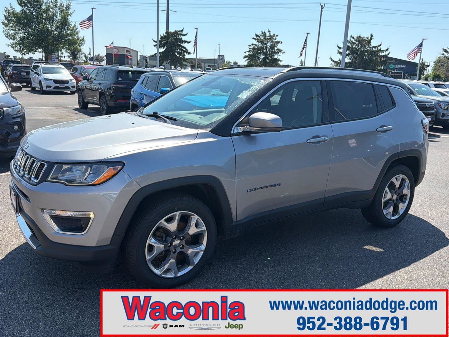 Used 2018 Jeep Compass Limited w/ Navigation Group AWD/4WD image 1