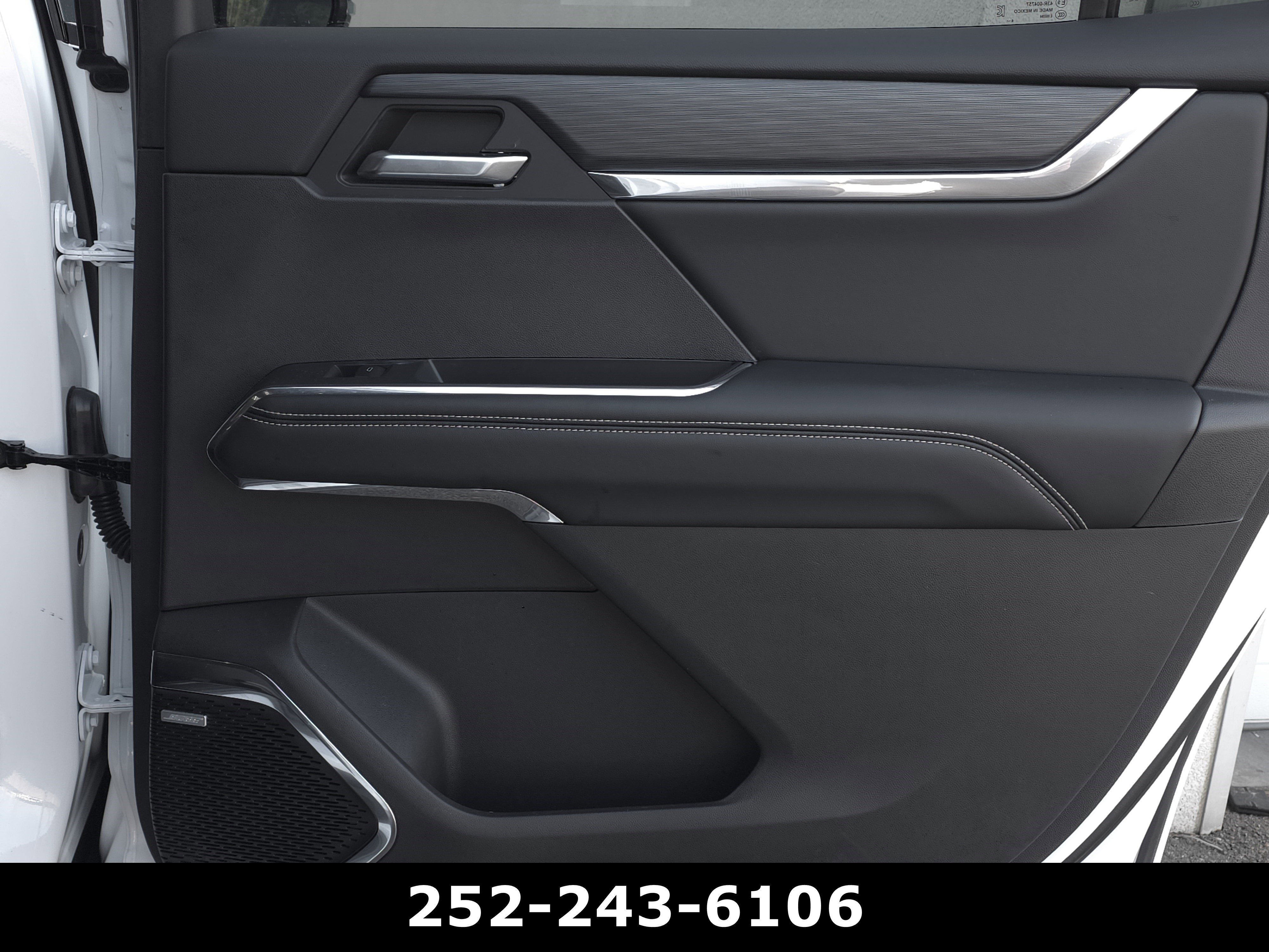 Used 2025 GMC Acadia Elevation FWD image 42