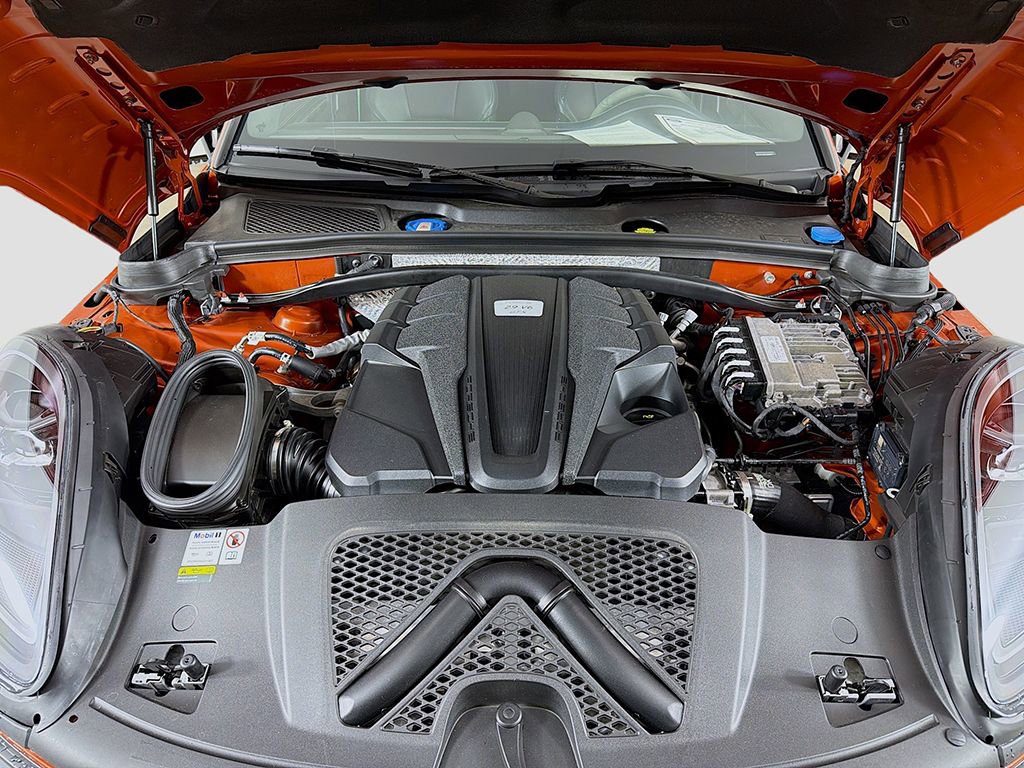 Used 2024 Porsche Macan GTS image 17