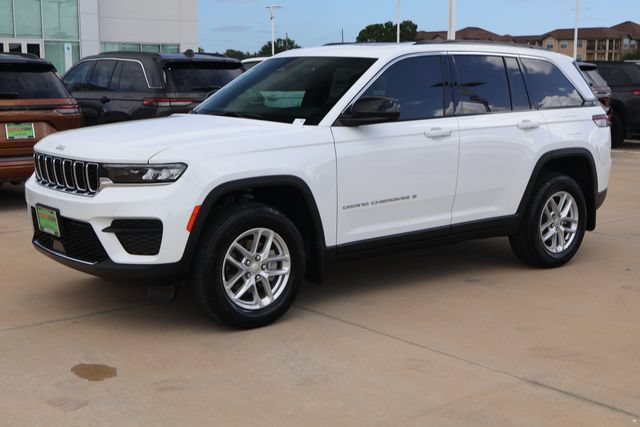New 2026 Jeep Grand Cherokee Laredo X RWD image 3