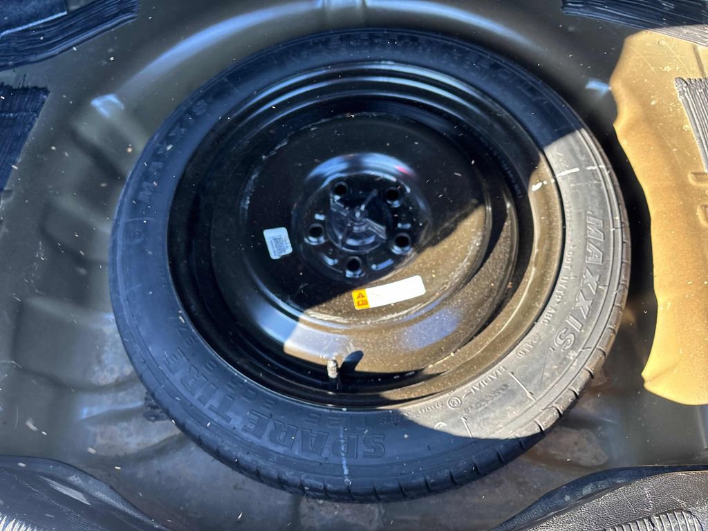 Used 2017 Ford Fusion SE w/ Fusion SE Technology Package image 29