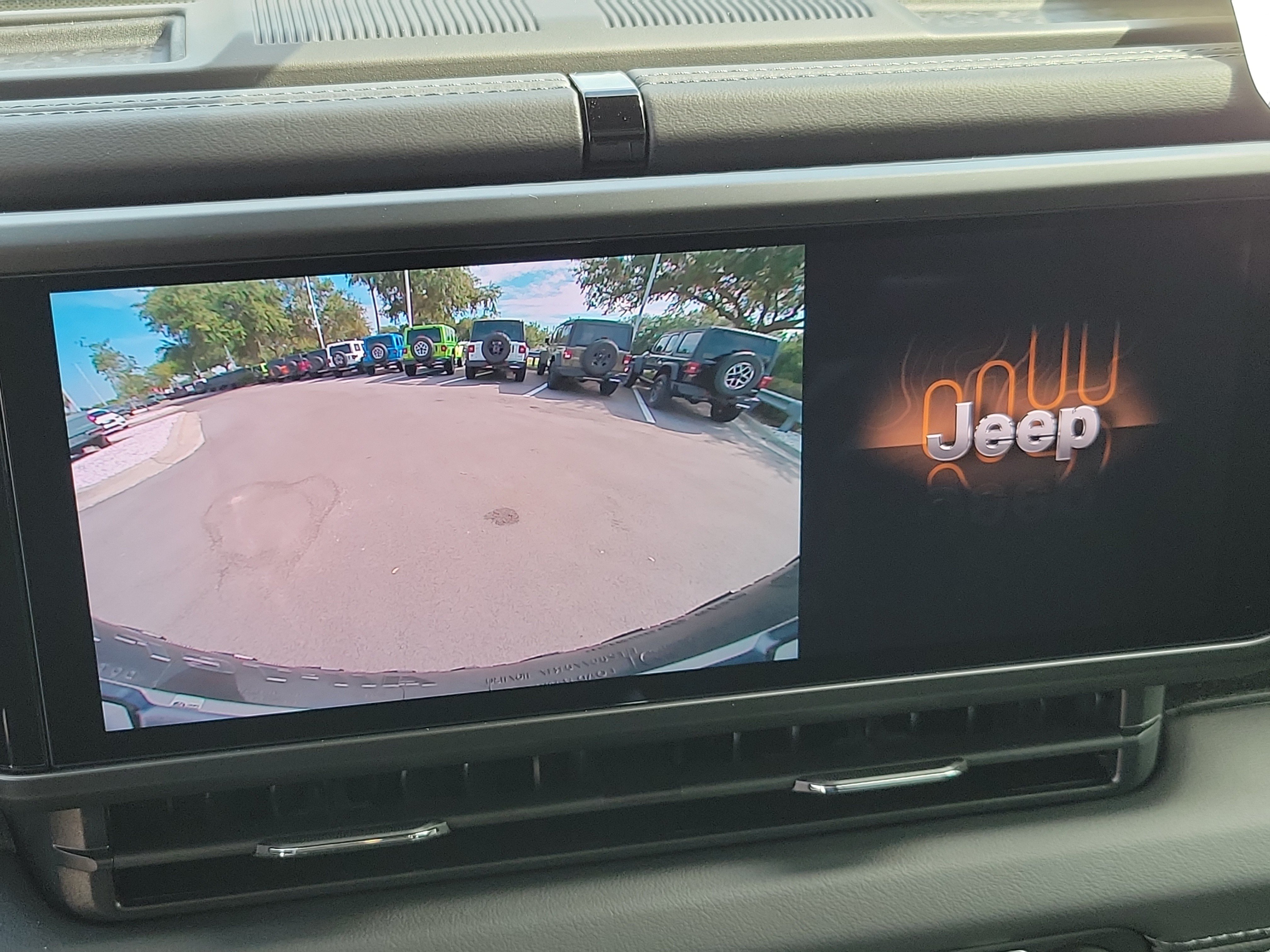 New 2026 Jeep Wrangler Unlimited Rubicon w/ Safety Group AWD/4WD image 18
