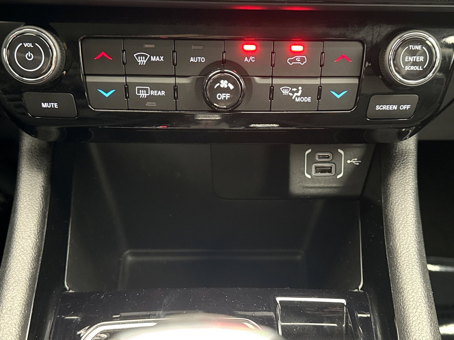 Used 2022 Jeep Compass Trailhawk AWD/4WD image 15