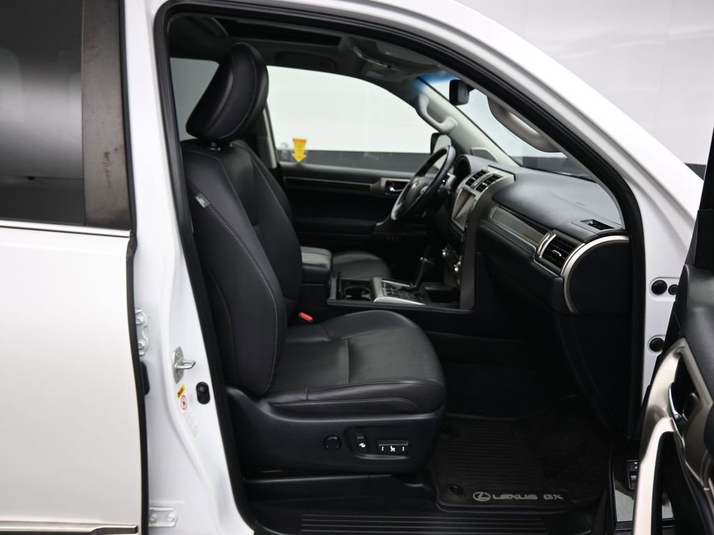 Used 2016 Lexus GX 460 w/ Navigation Package image 52