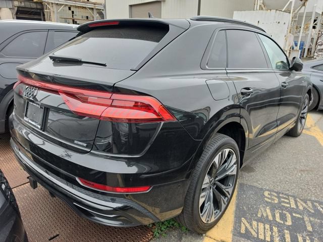 Used 2023 Audi Q8 Premium Plus w/ Premium Plus Package AWD/4WD image 3