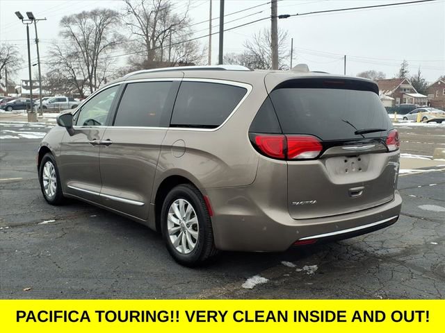 Used 2018 Chrysler Pacifica Touring-L w/ Advanced Safetytec Group image 7