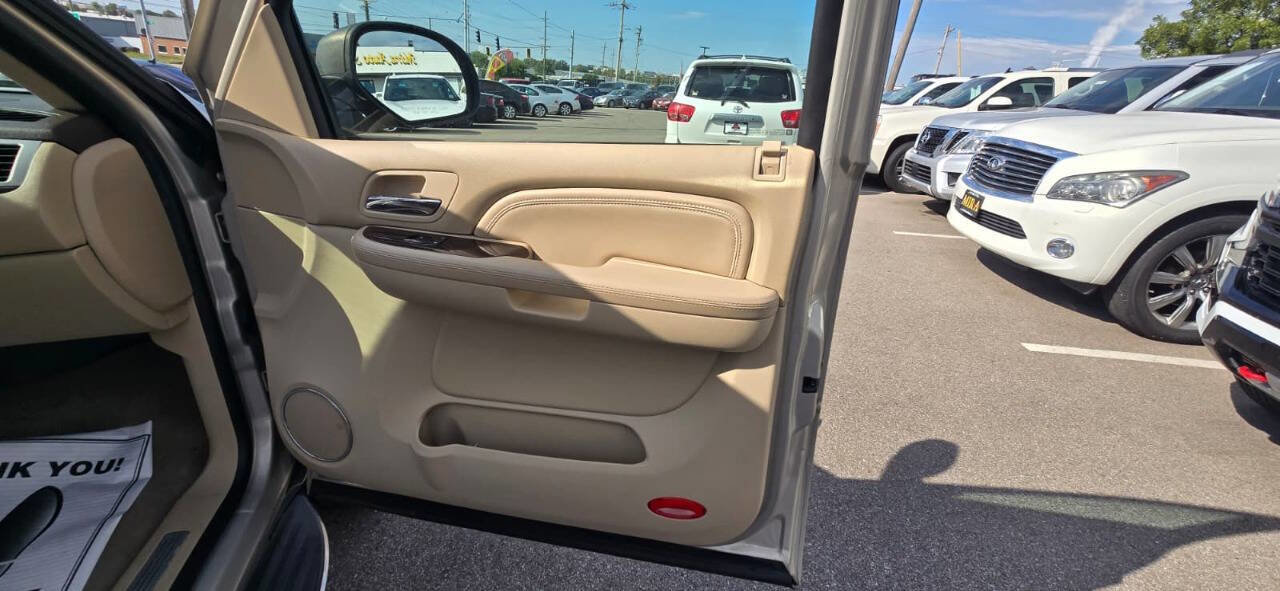 Used 2009 Cadillac Escalade ESV AWD image 47