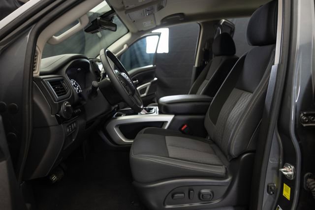 Used 2024 Nissan Titan SV w/ SV Convenience Package image 14