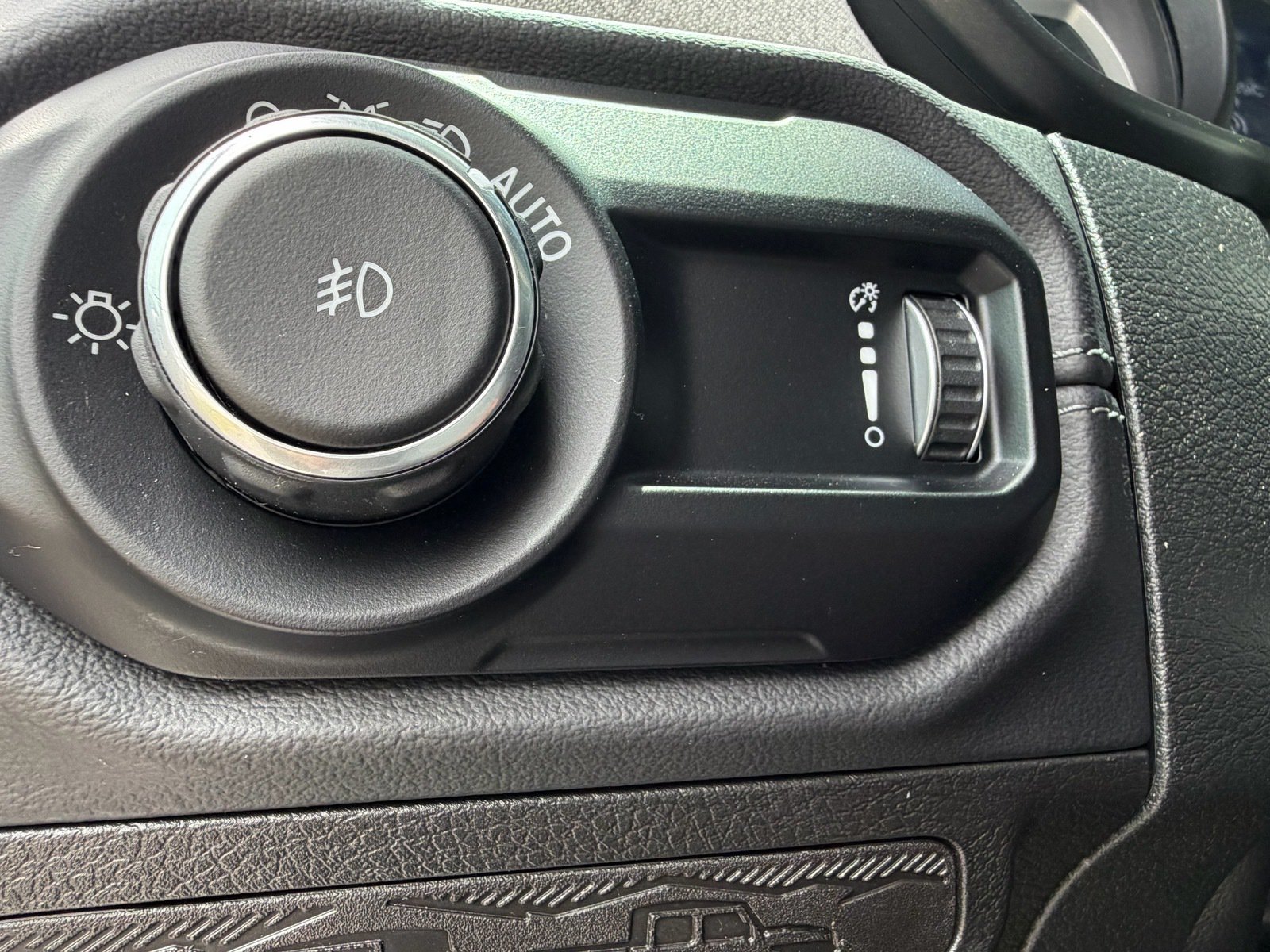 Used 2025 Jeep Wrangler Unlimited Sahara AWD/4WD image 22