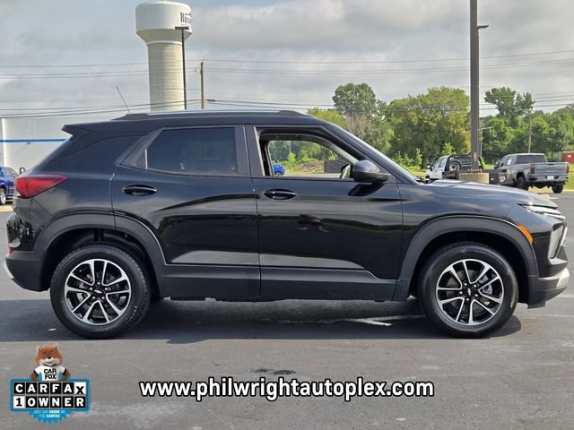 Used 2025 Chevrolet TrailBlazer LT AWD/4WD image 2