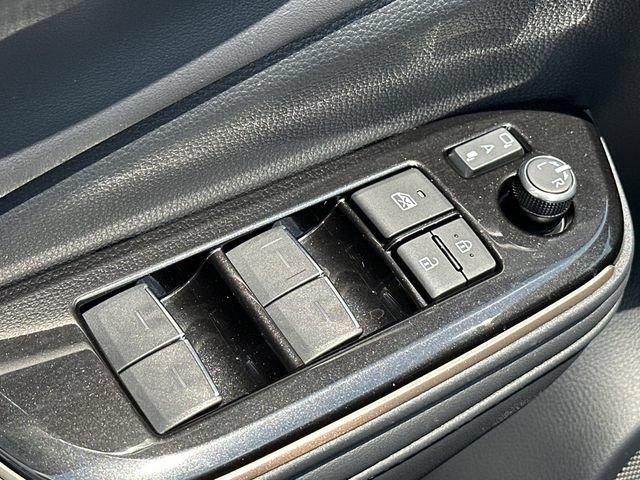 Used 2026 Toyota Crown Signia AWD/4WD image 16