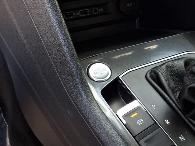 Used 2019 Volkswagen Tiguan SE FWD image 16