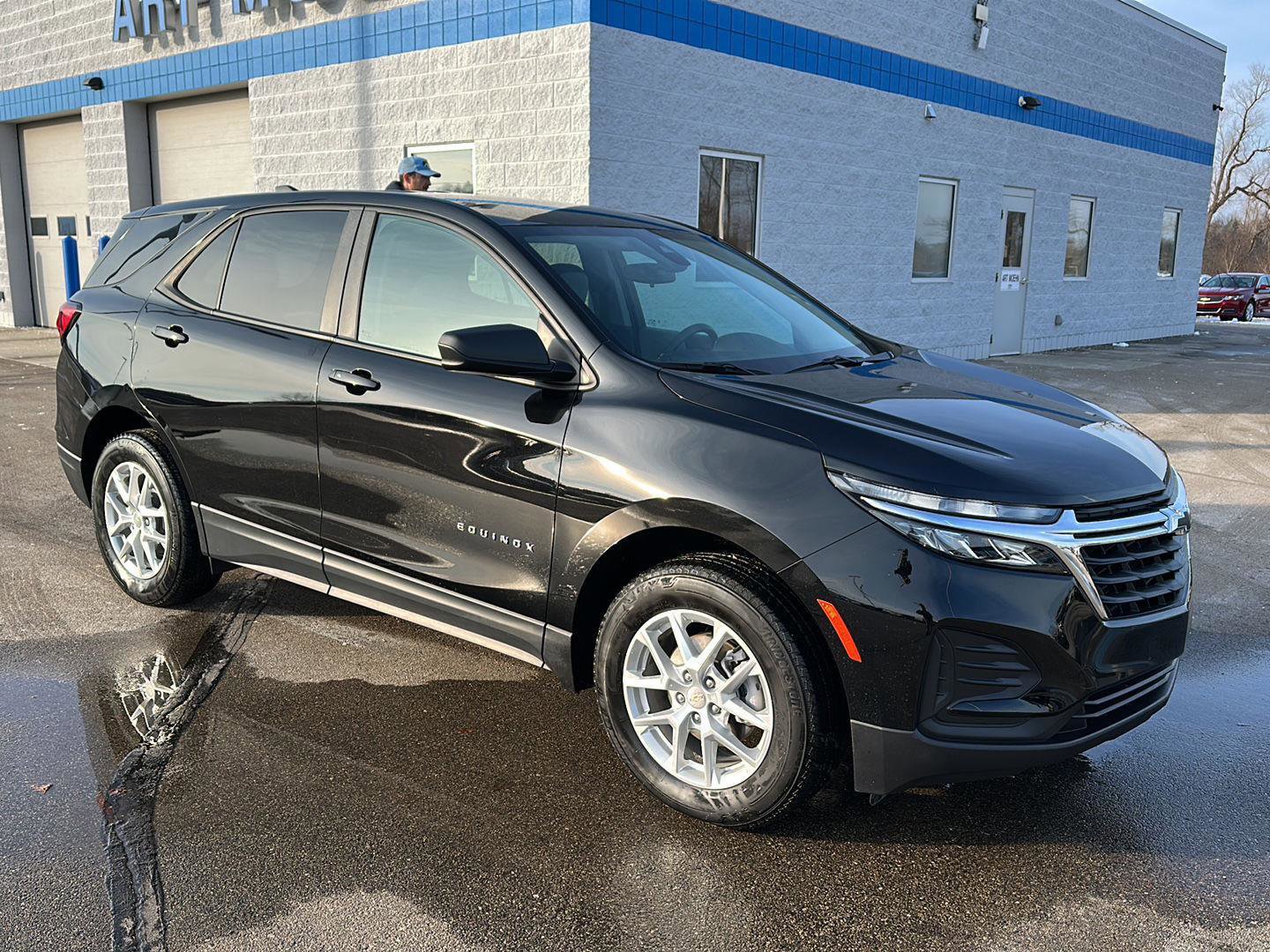 Used 2024 Chevrolet Equinox LS w/ LS Convenience Package image 10