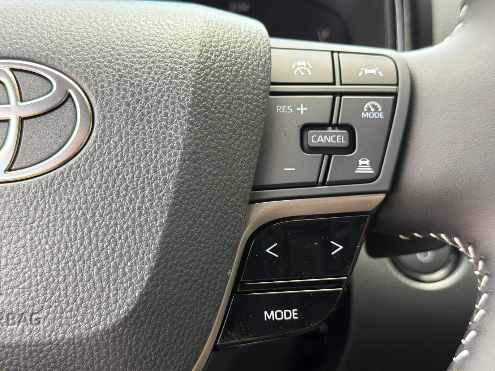 Used 2026 Toyota Camry SE FWD image 26