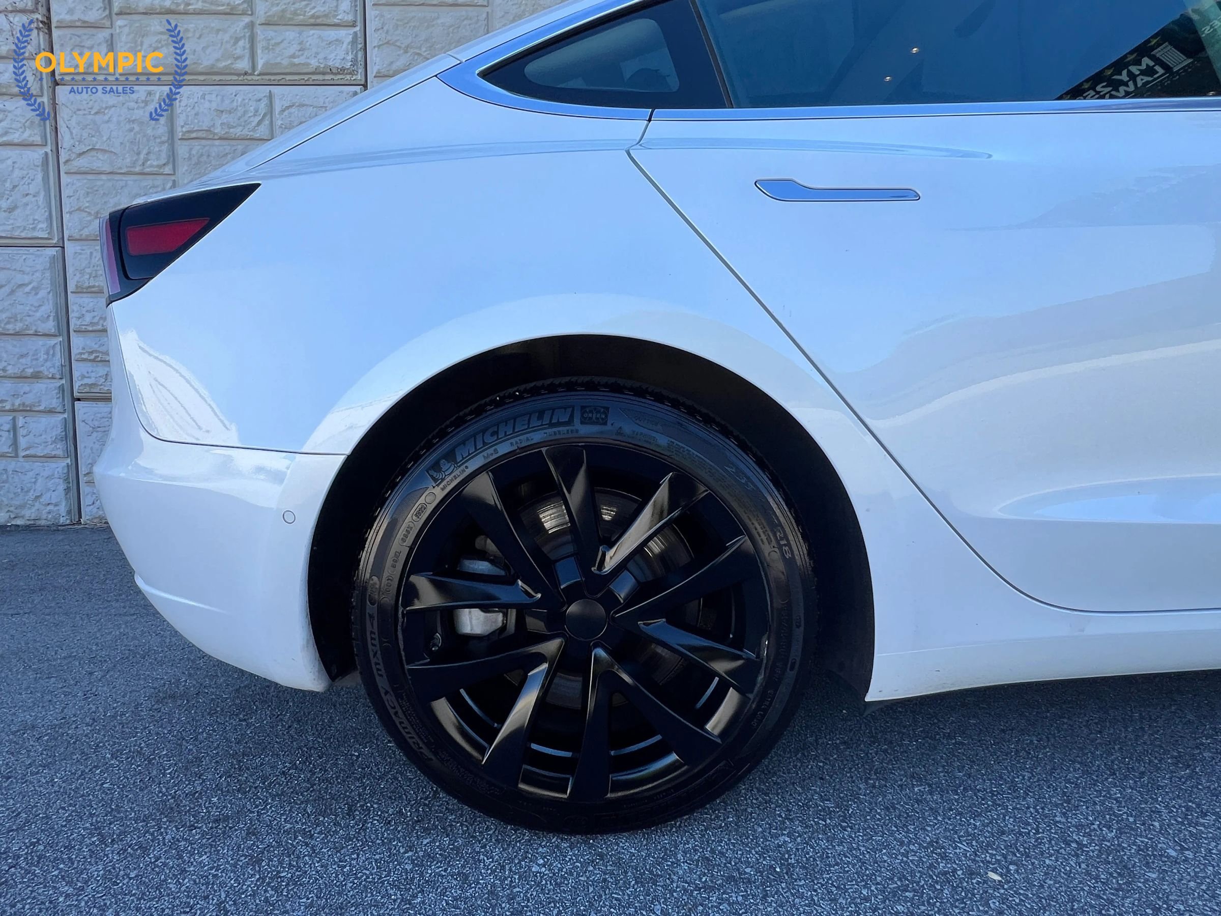 Used 2020 Tesla Model 3 Standard Range RWD image 12