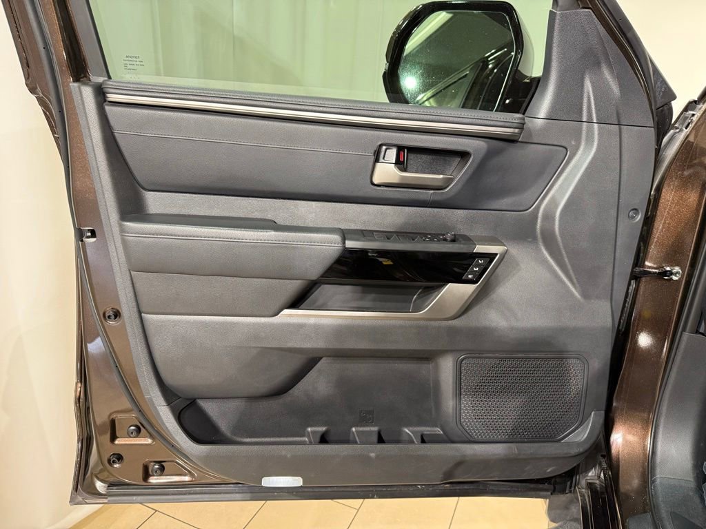 Used 2025 Toyota Tundra Limited AWD/4WD image 13