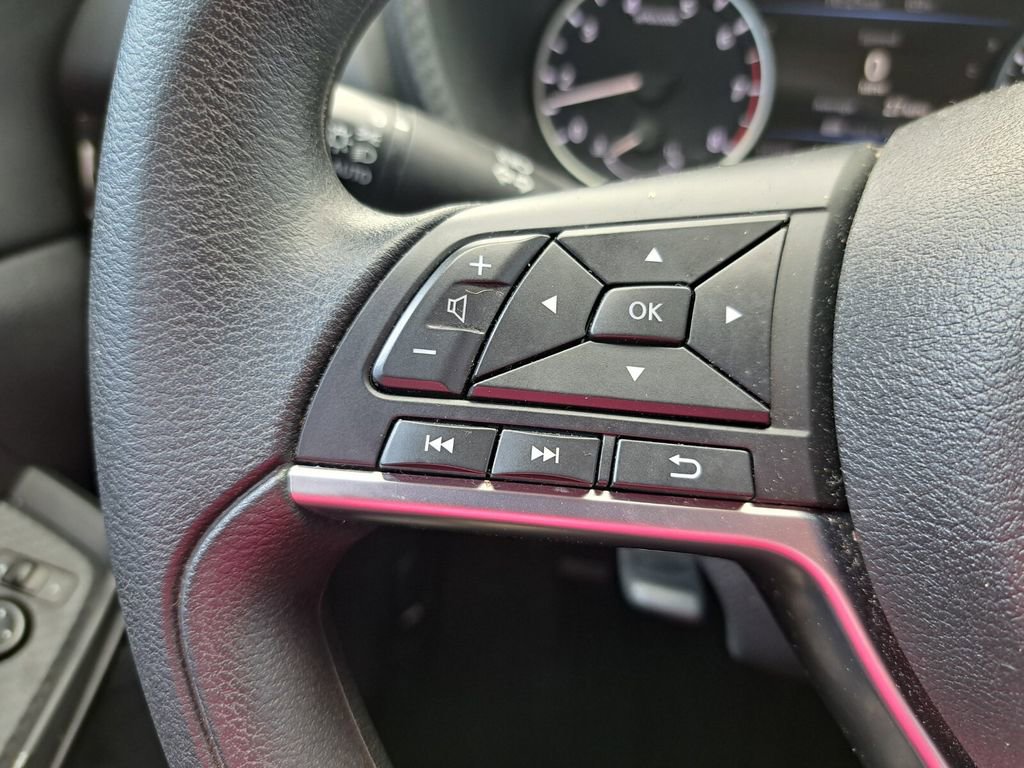 Used 2025 Nissan Sentra SV image 14