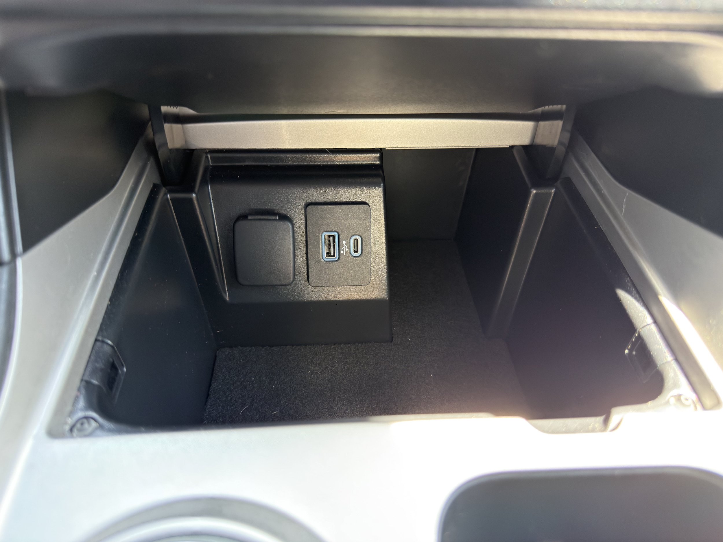 Used 2023 Ford Explorer XLT RWD image 33