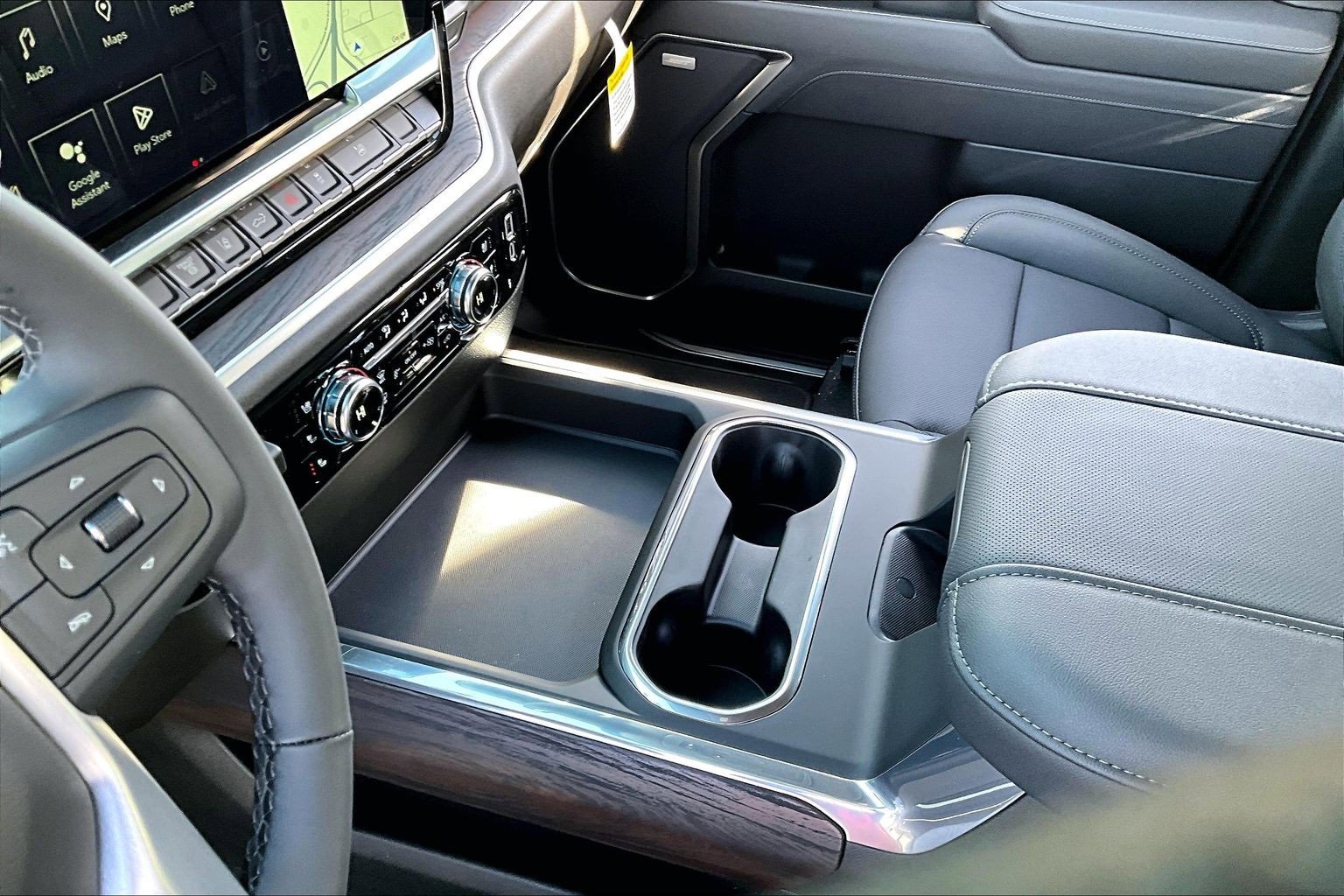 New 2026 GMC Sierra 3500 SLT w/ SLT Convenience Package image 8