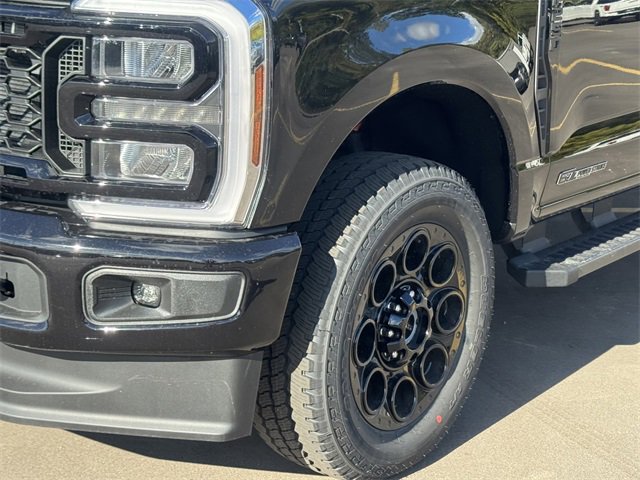 New 2026 Ford F250 Lariat w/ Black Appearance Package image 7