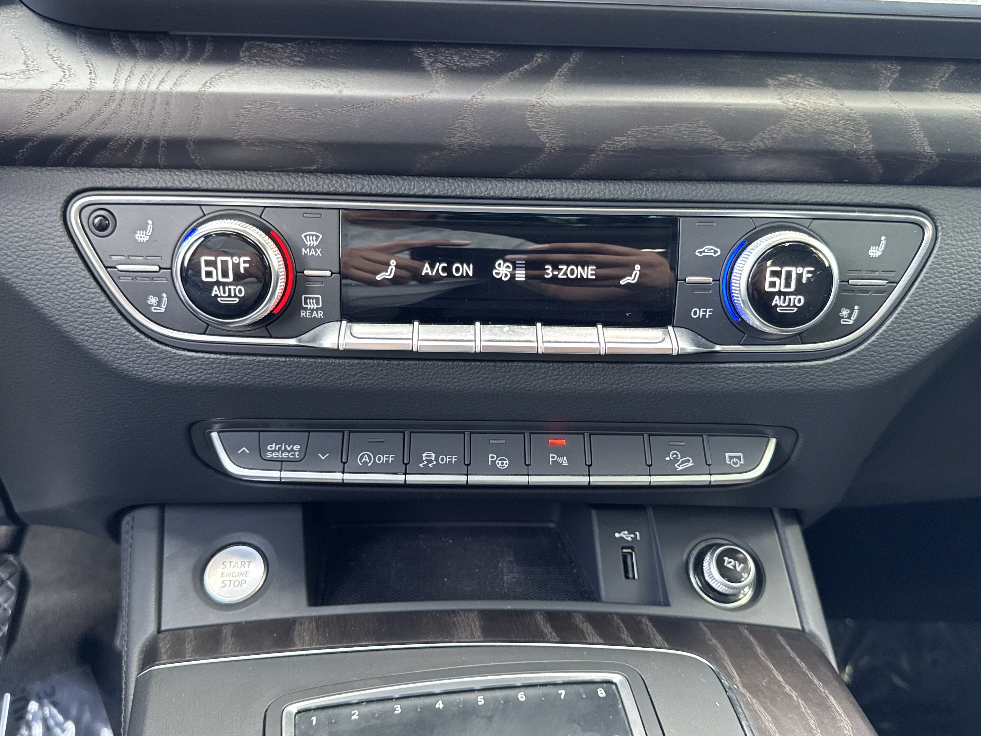 Used 2020 Audi Q5 Prestige w/ Prestige Package AWD/4WD image 31
