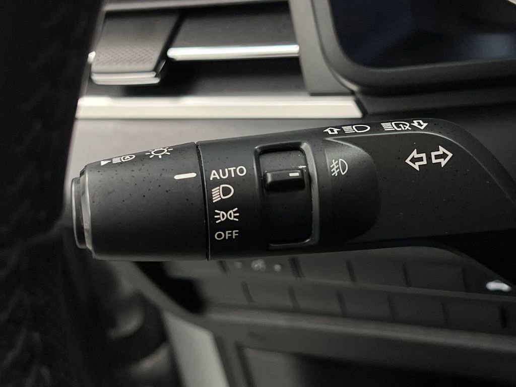 Used 2025 Mitsubishi Outlander SE image 49