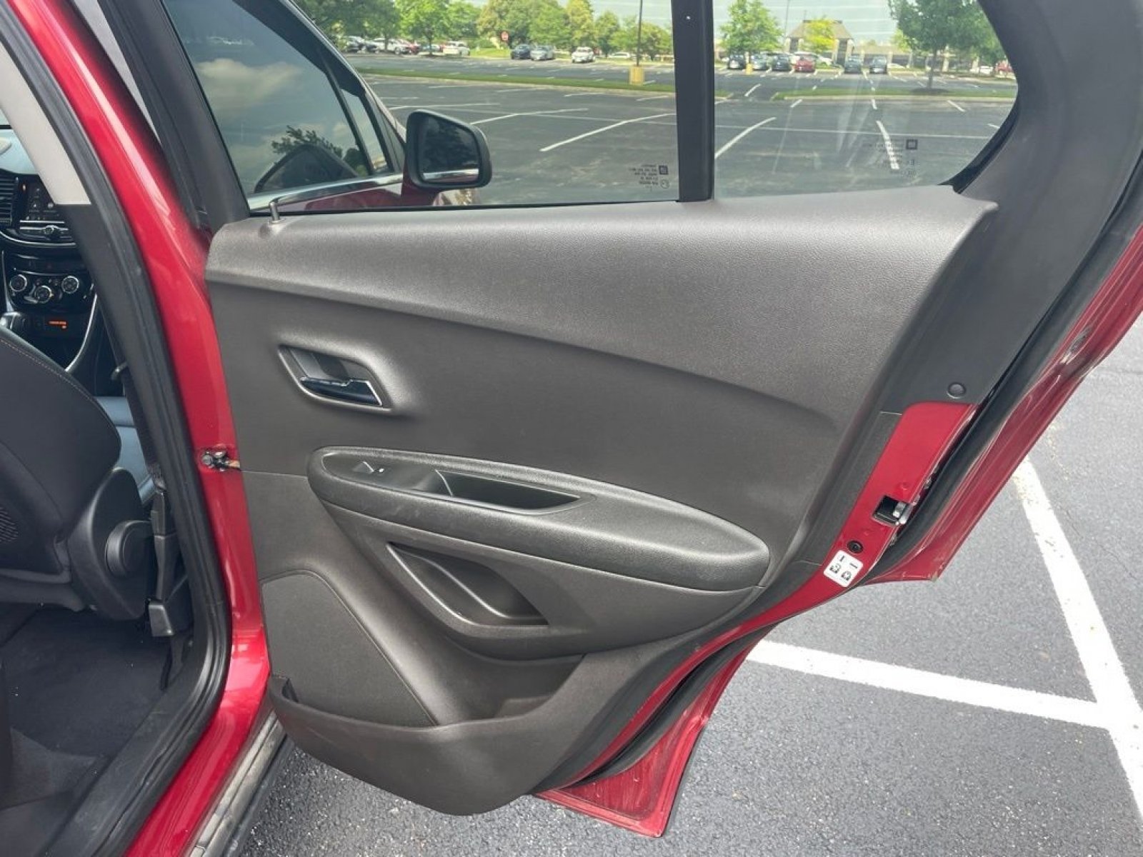 Used 2018 Chevrolet Trax Premier FWD image 21
