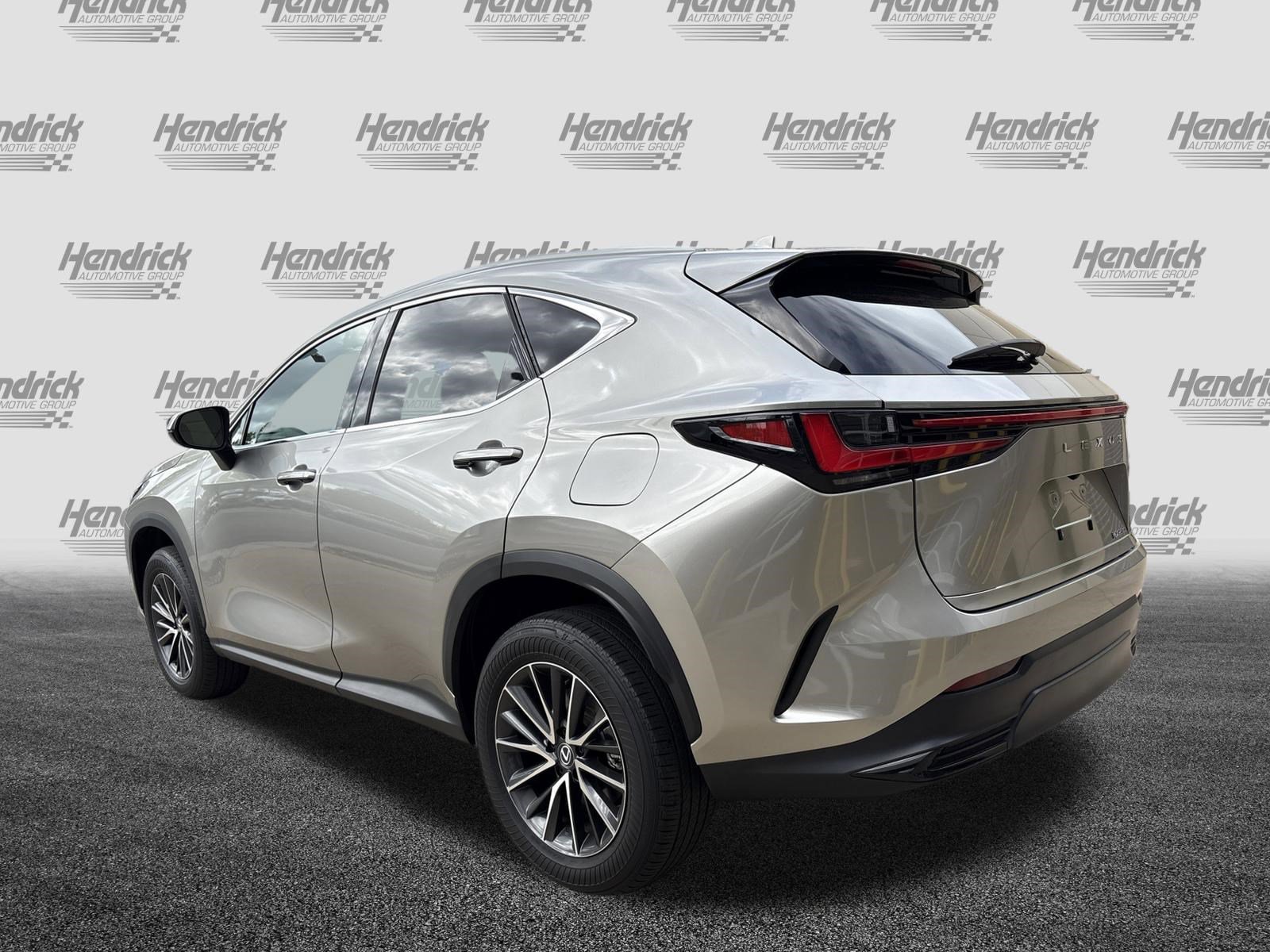Used 2024 Lexus NX 250 FWD w/ Towing Package (2000 Lbs) image 8