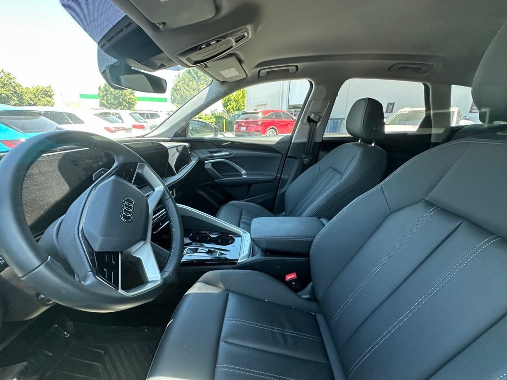 Used 2025 Audi Q5 Premium w/ Convenience Package AWD/4WD image 9