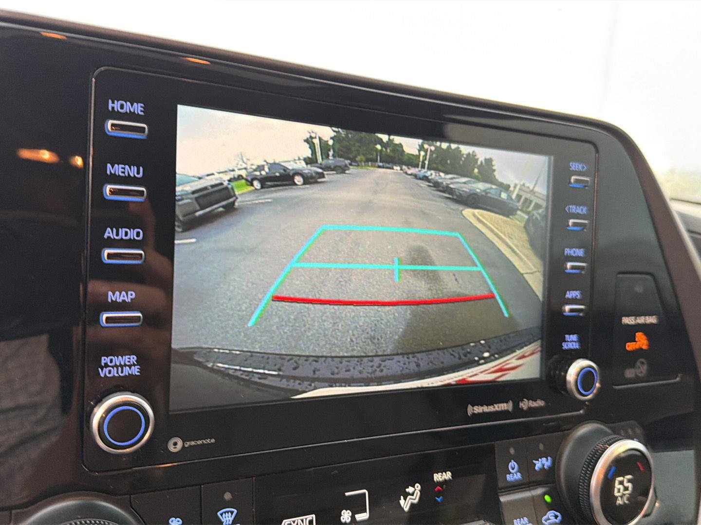 Certified 2021 Toyota Highlander XLE AWD/4WD image 25
