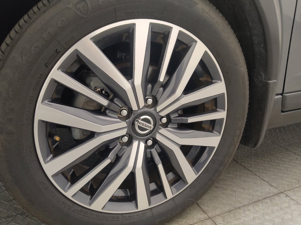 Used 2021 Nissan Kicks SV FWD image 31