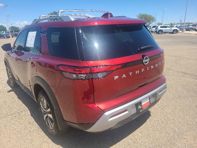 Used 2025 Nissan Pathfinder SL FWD image 8