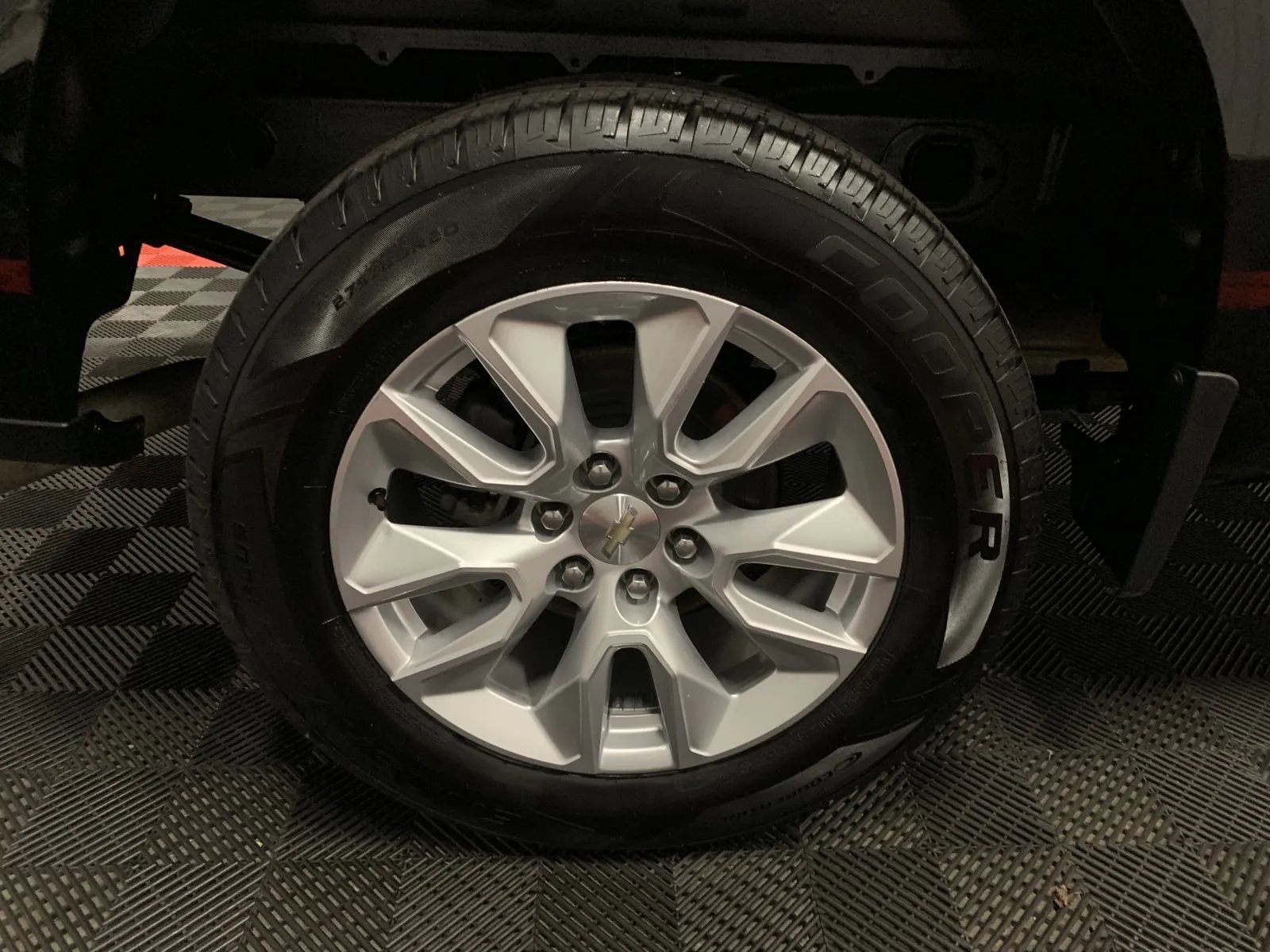 Used 2020 Chevrolet Silverado 1500 Custom w/ Custom Value Package image 21