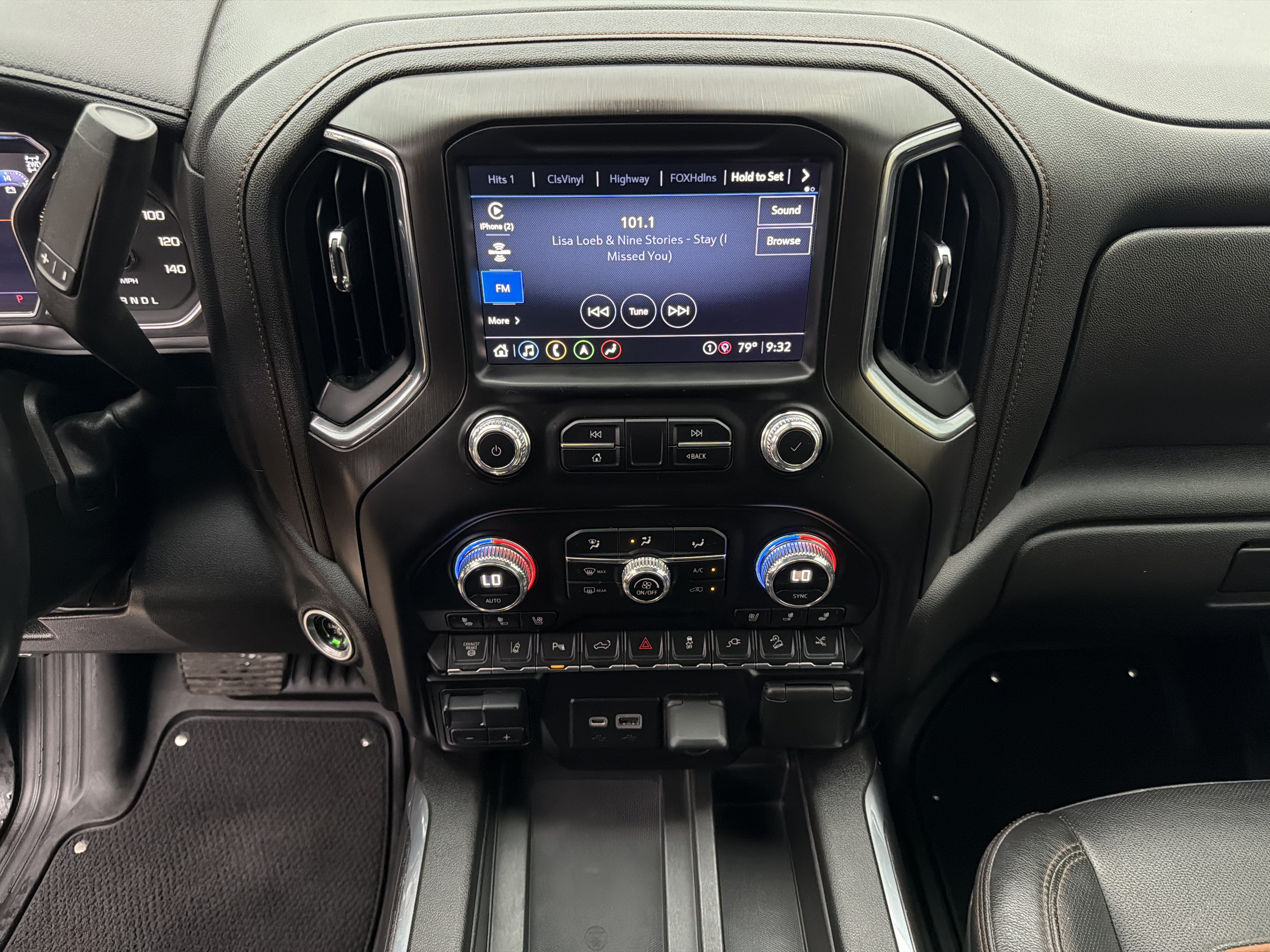 Used 2023 GMC Sierra 2500 AT4 w/ AT4 Premium Plus Package AWD/4WD image 23