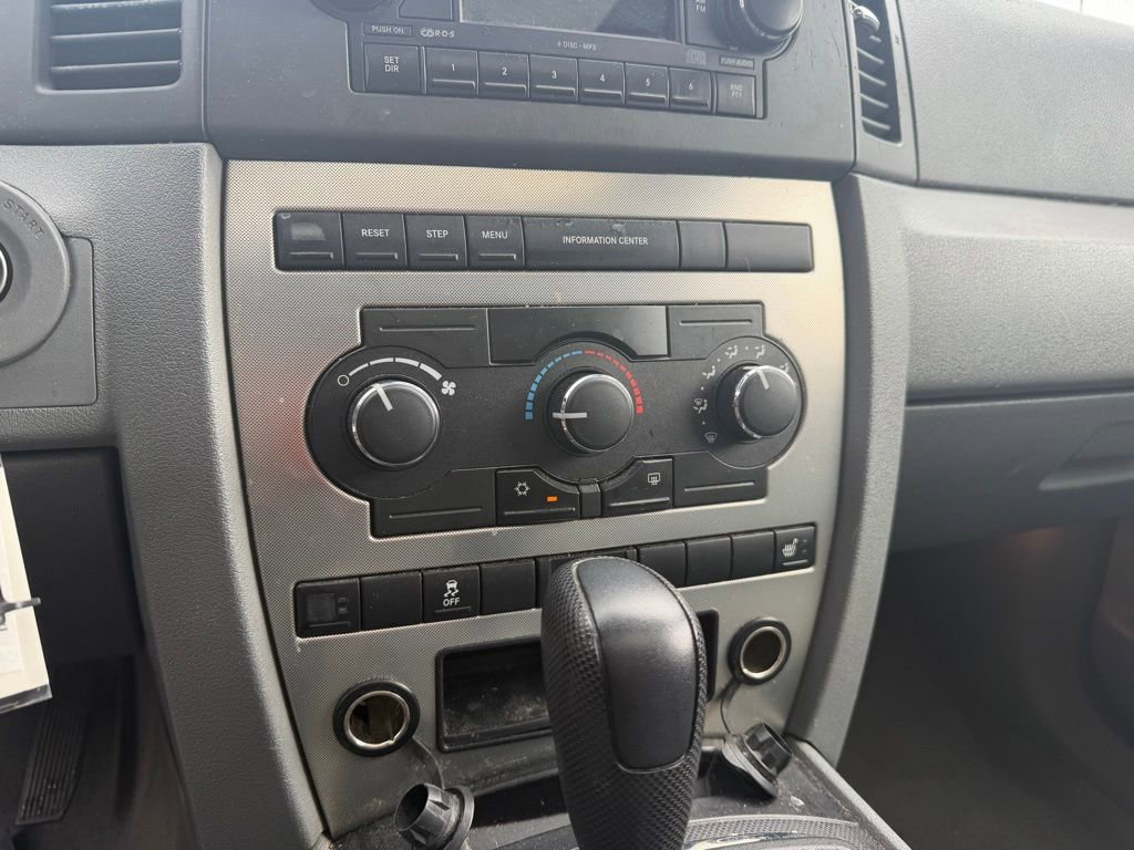 Used 2007 Jeep Grand Cherokee Laredo AWD/4WD image 12