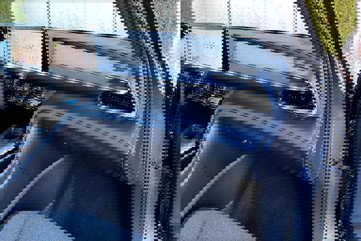 Used 2023 Toyota Crown XLE image 18