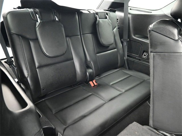 Used 2022 Ford Explorer XLT w/ Equipment Group 202A image 8