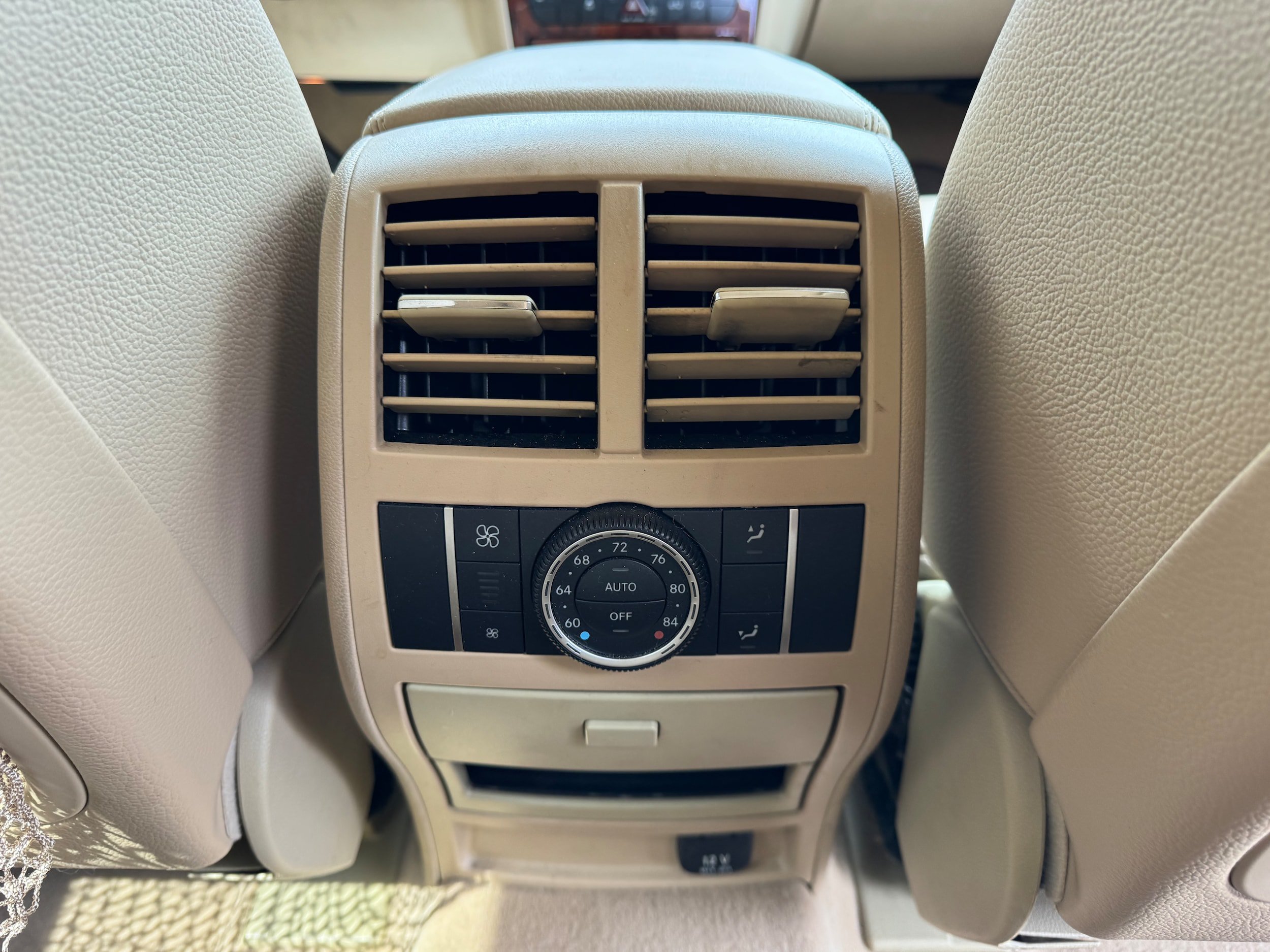 Used 2012 Mercedes-Benz GL 450 4MATIC image 28