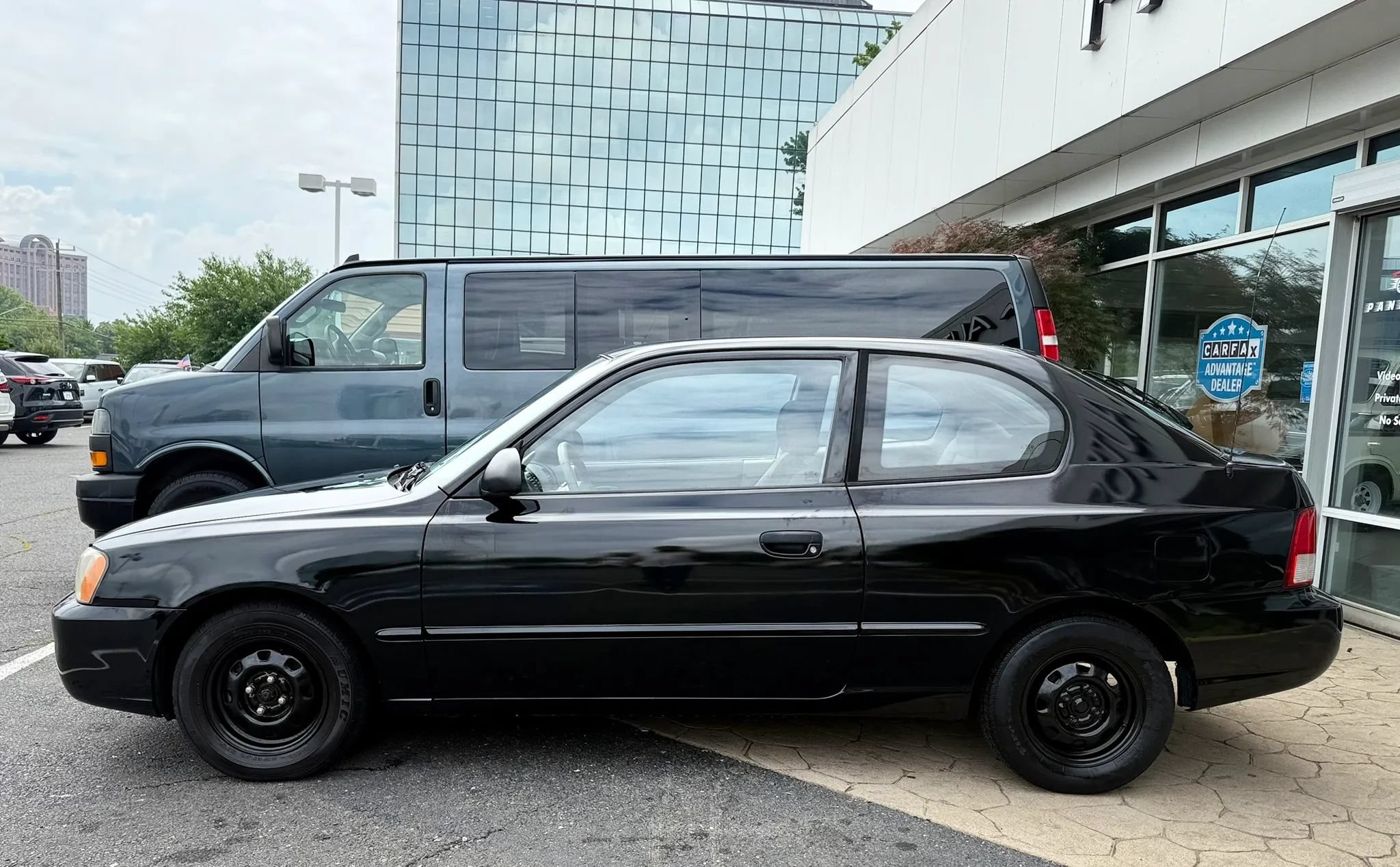 Used 2002 Hyundai Accent GS FWD image 4