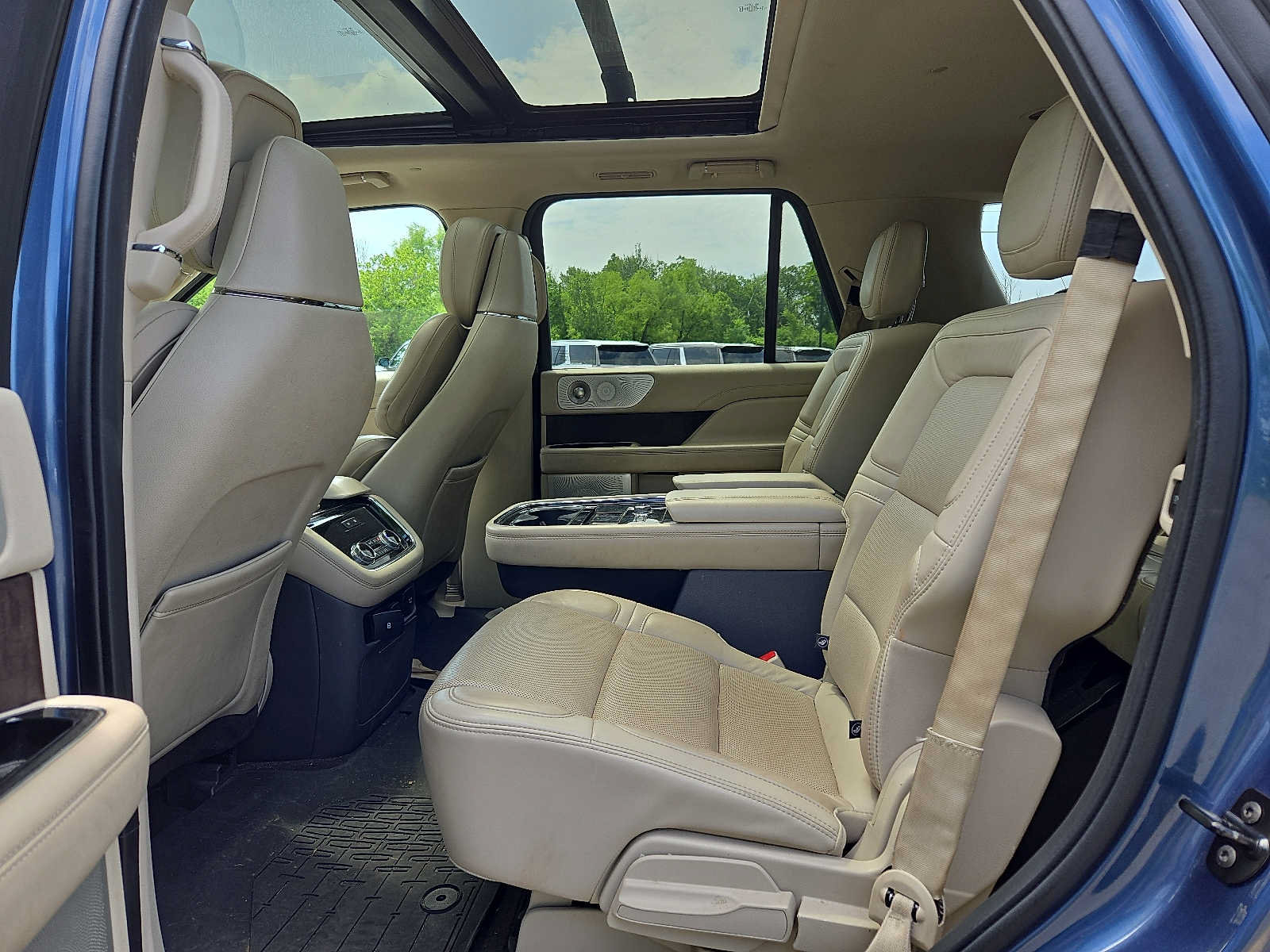 Used 2020 Lincoln Navigator Reserve w/ Luxury Package AWD/4WD image 10
