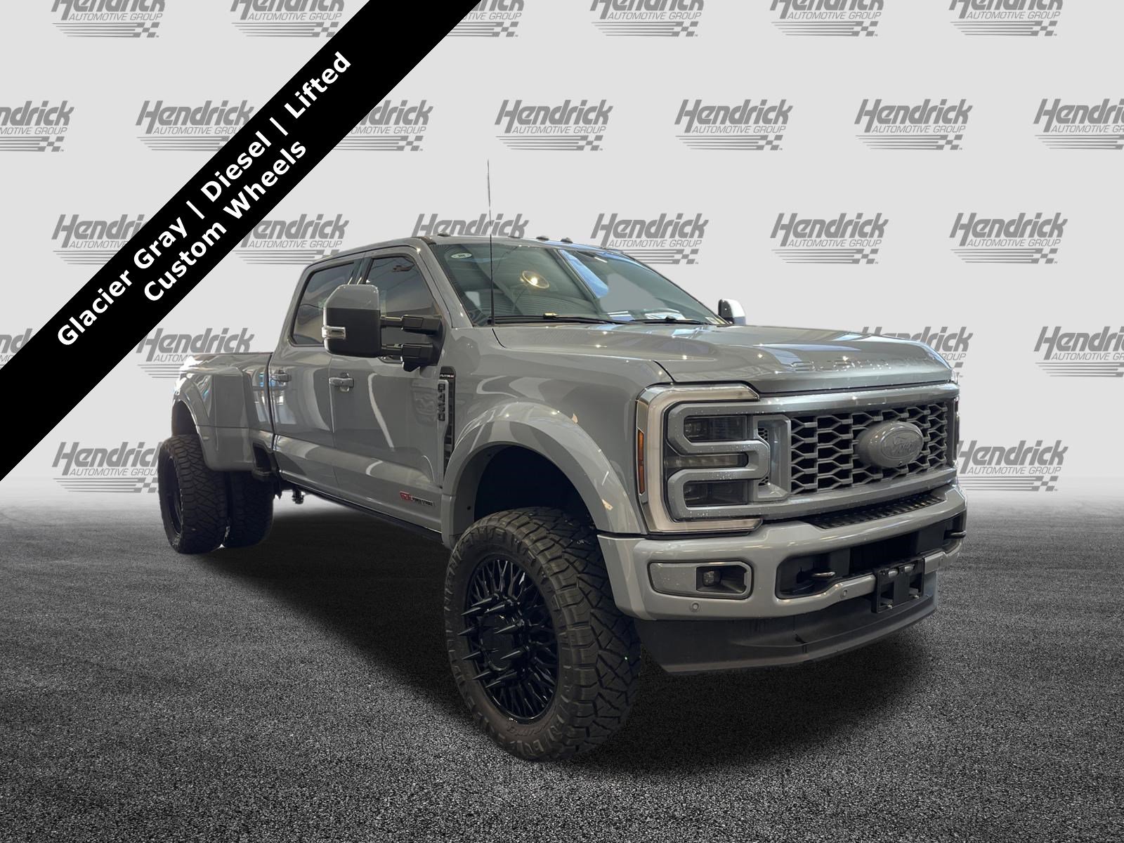 Used 2025 Ford F450 Platinum w/ Platinum Plus Package image 2
