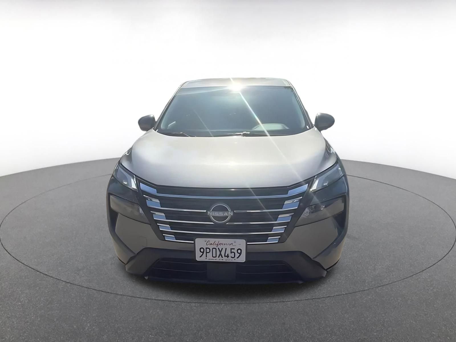 Used 2025 Nissan Rogue SV FWD image 4