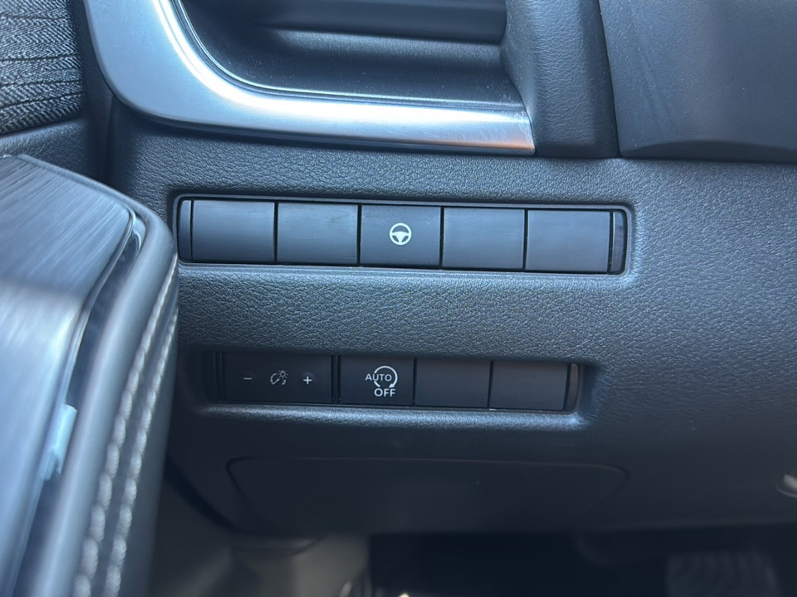 Used 2023 Nissan Rogue SV AWD/4WD image 27