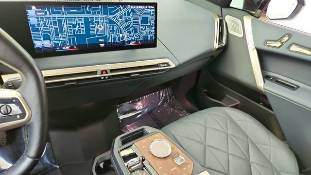 Used 2023 BMW iX M60 image 43