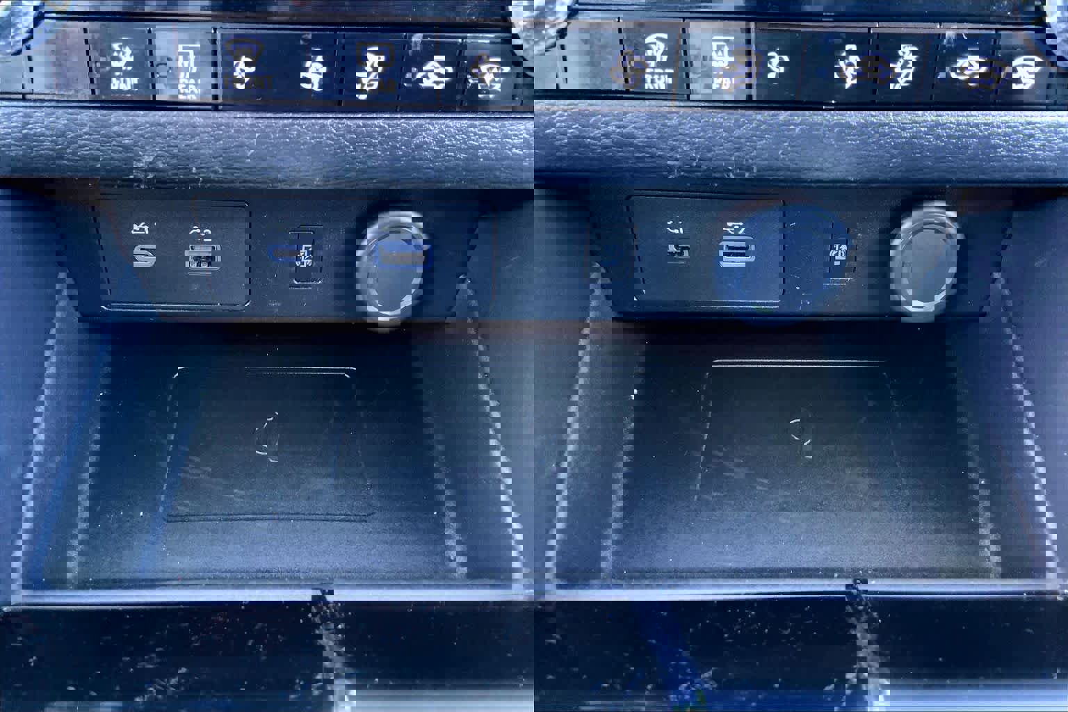 Used 2024 Mitsubishi Outlander SE image 35