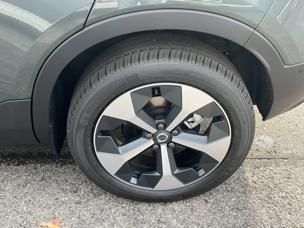 New 2026 Volvo XC40 B5 Plus w/ Protection Package Premier image 11