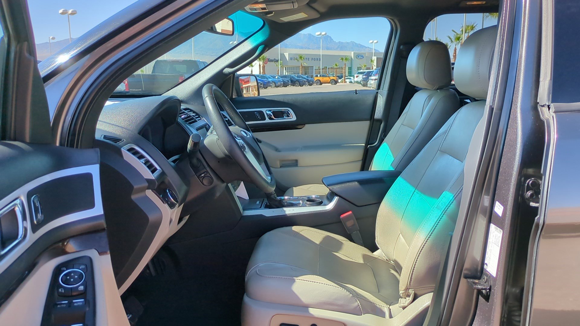Used 2015 Ford Explorer Limited w/ Equipment Group 302A FWD image 13