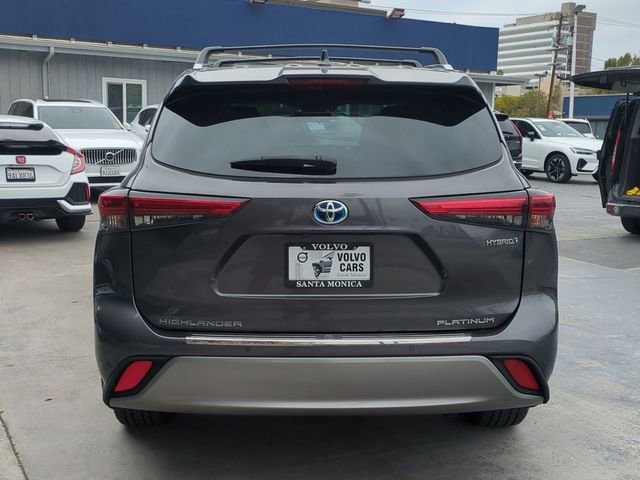 Used 2022 Toyota Highlander Platinum image 4