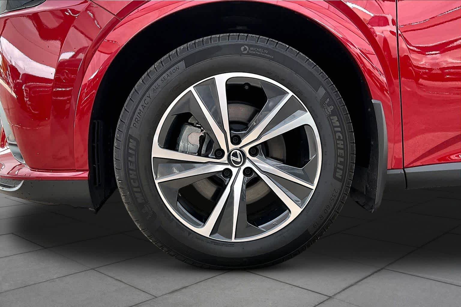 Used 2024 Lexus RX 350 Premium w/ Accessory Package AWD/4WD image 11