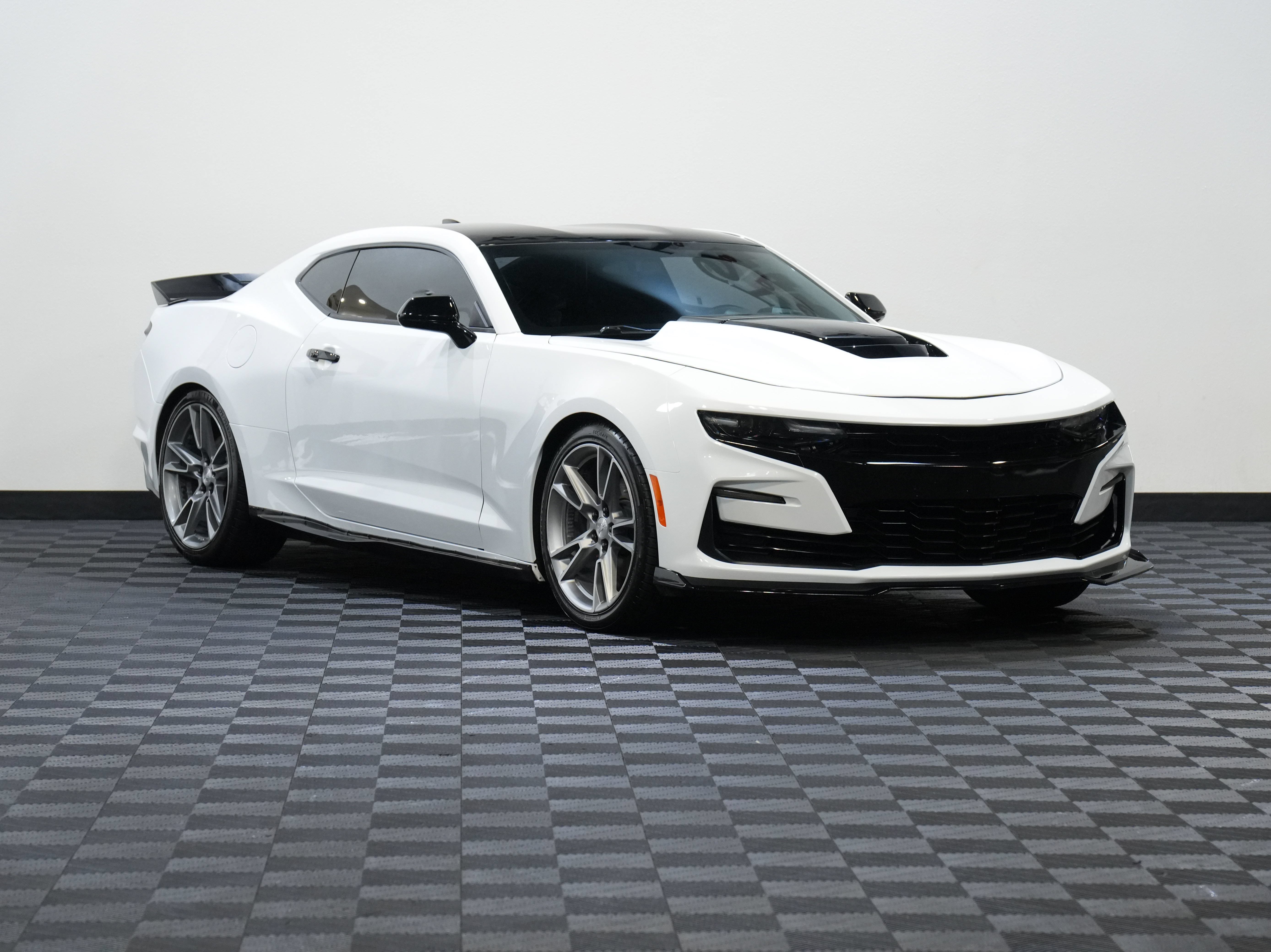 Used 2019 Chevrolet Camaro LS RWD image 5